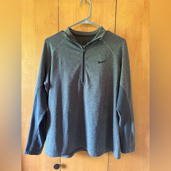 Nike Gray Lightweight Quarter-Zip Jacket Dri-Fit - Picture 1 of 2
